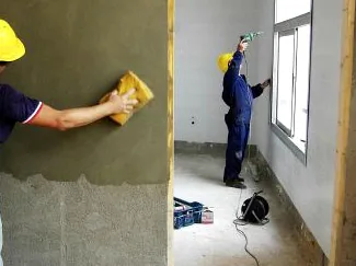 Profesionales realizando trabajos de pintura